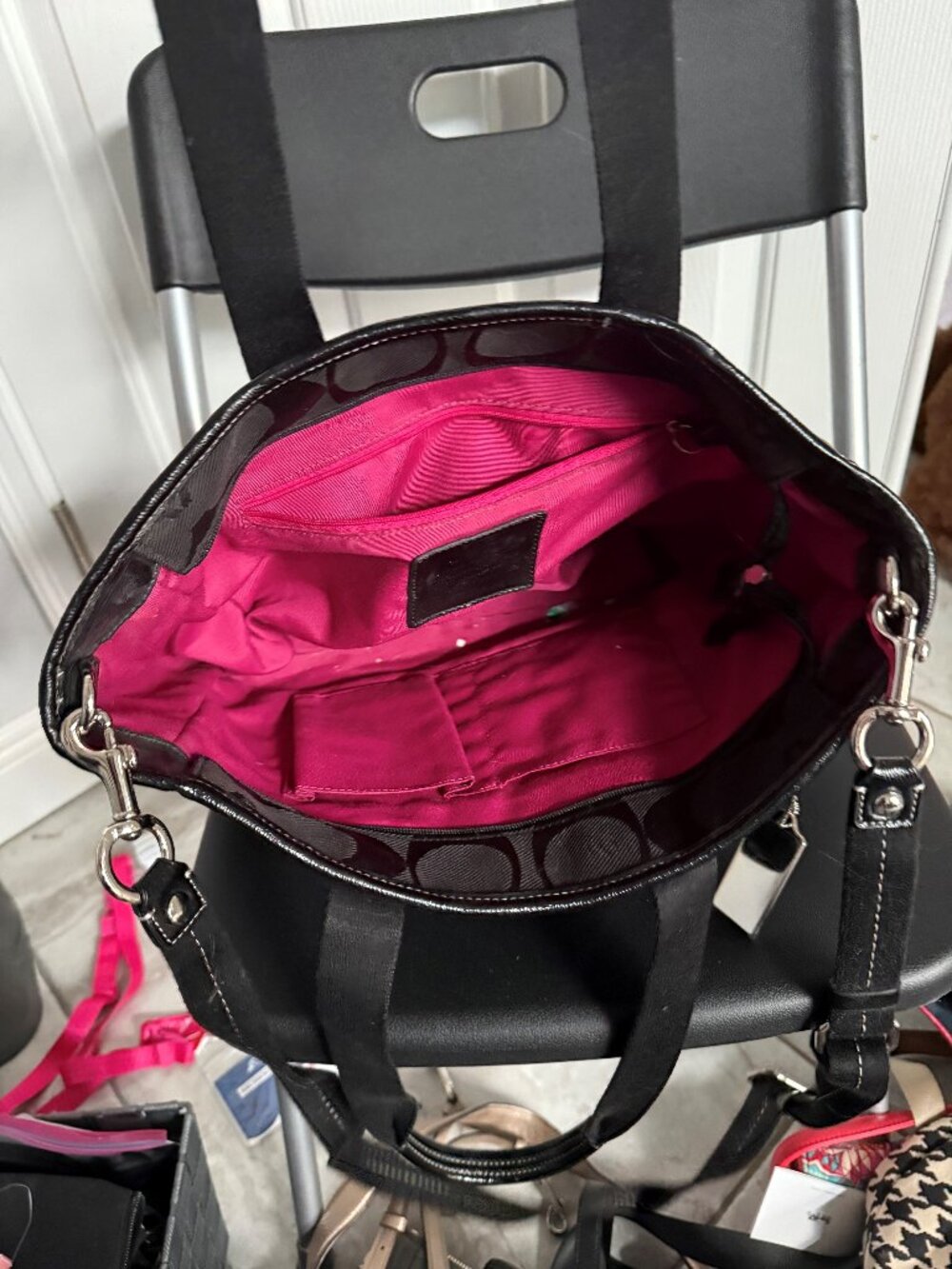 COACH Vintage Black/Hot Pink Kyra Daisy Tote Handbag Purse F18844